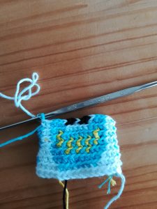 刺繍糸でかぎ針編み だるまと富士山のお守り の編み方 手仕事好きの徒然ブログ