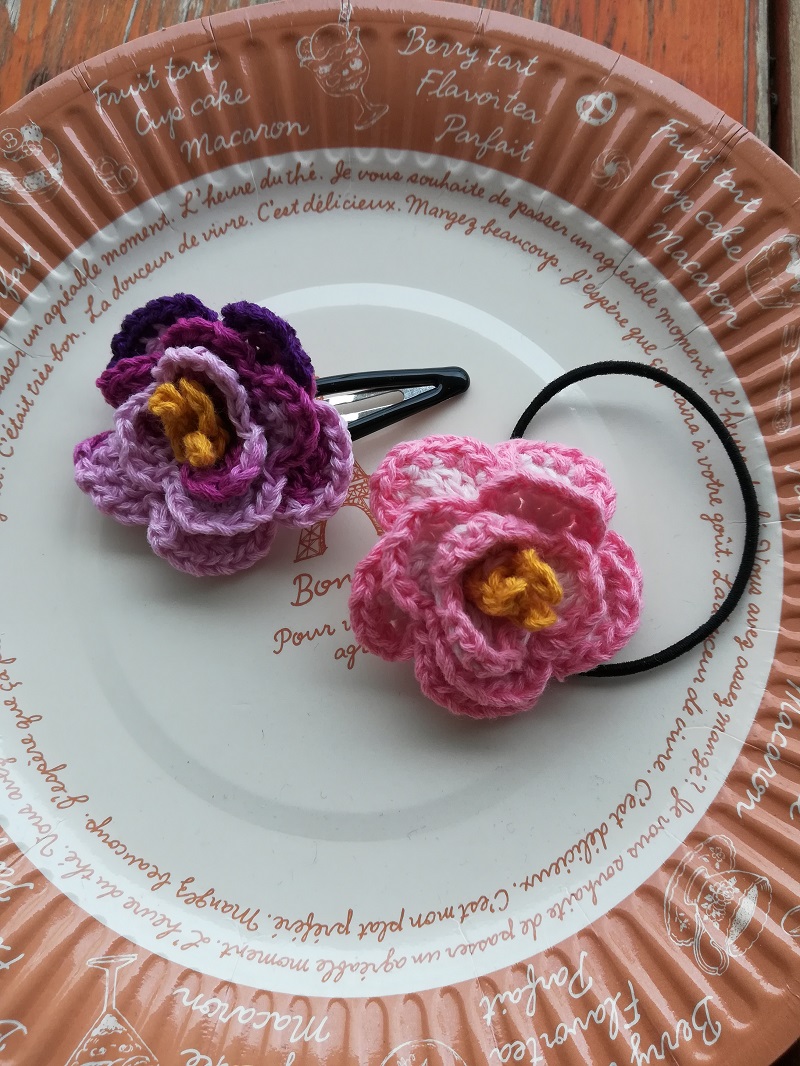 刺繍糸でかぎ針編み「トルコ桔梗の花のヘアゴム」の作り方