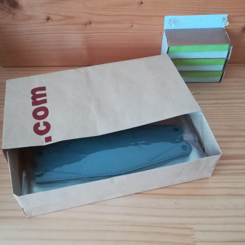 紙袋で作る「引き出し式マスク収納BOX」の作り方