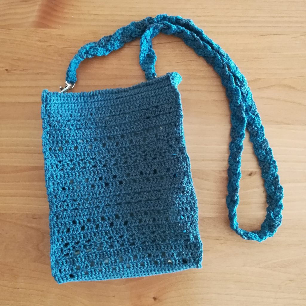 かぎ針編み「透かし編みのワンショルダーバッグ」編み図と編み方