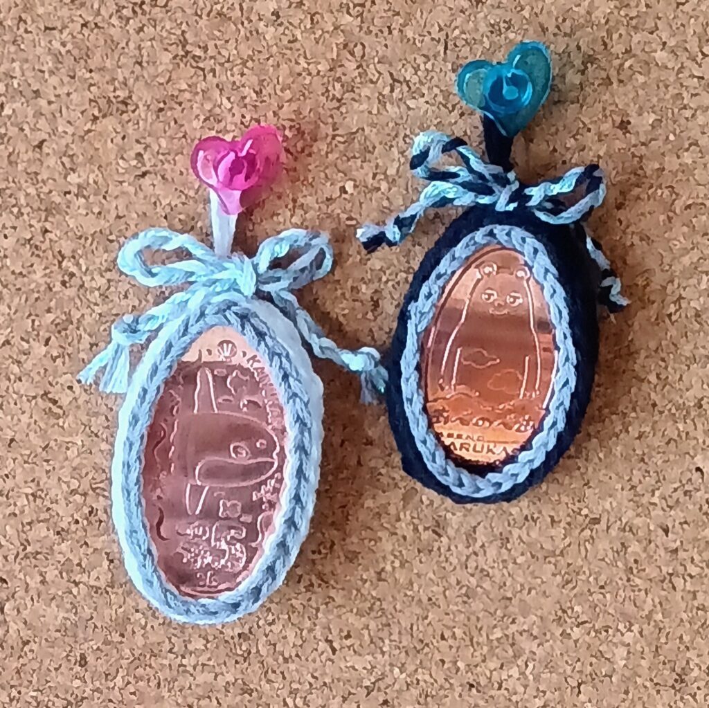 かぎ針で編む「スーベニアメダルのケース」の編み図と編み方