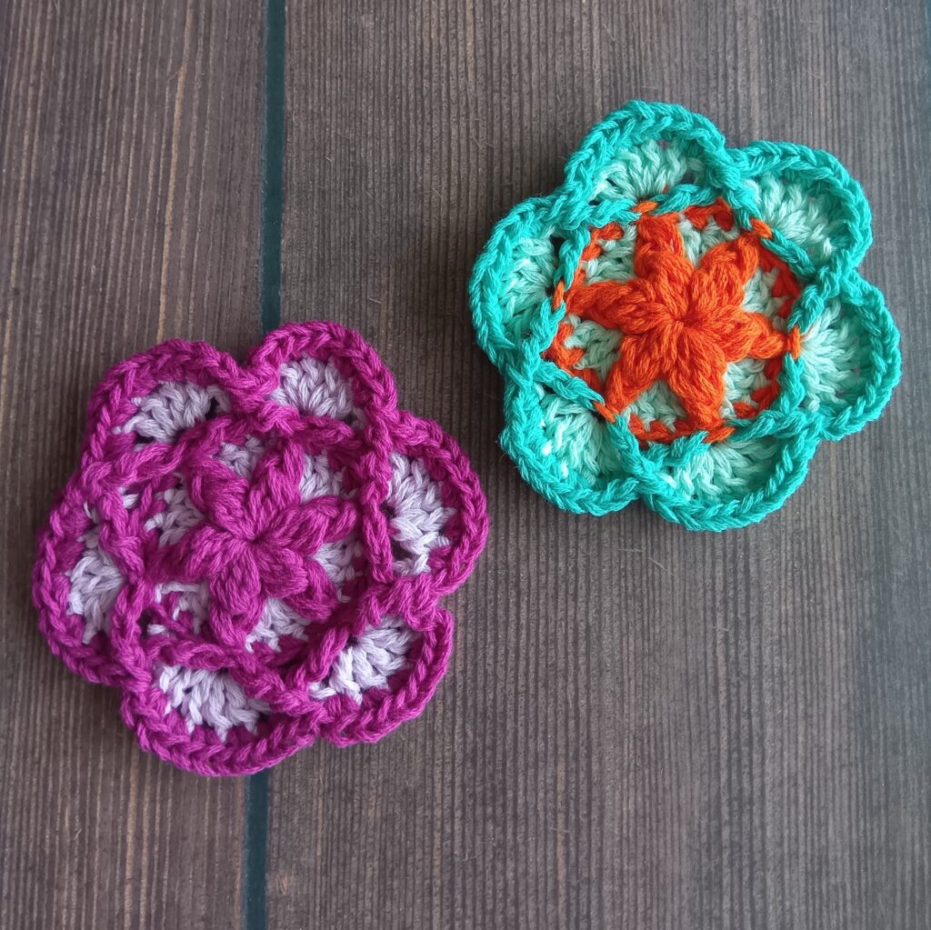 かぎ針で編む「多色使いのフラワーモチーフ」の編み図と編み方